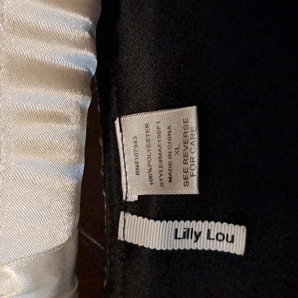 Animal print blouse with cinched waist - Picture 2 of 4